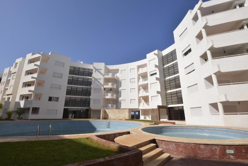 Apartment T10 *